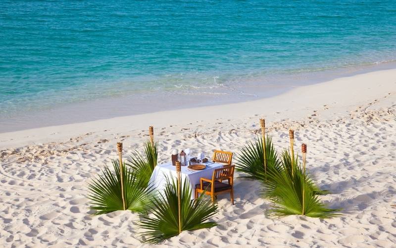Honeymoon Dine in the Beach, Bahamas
