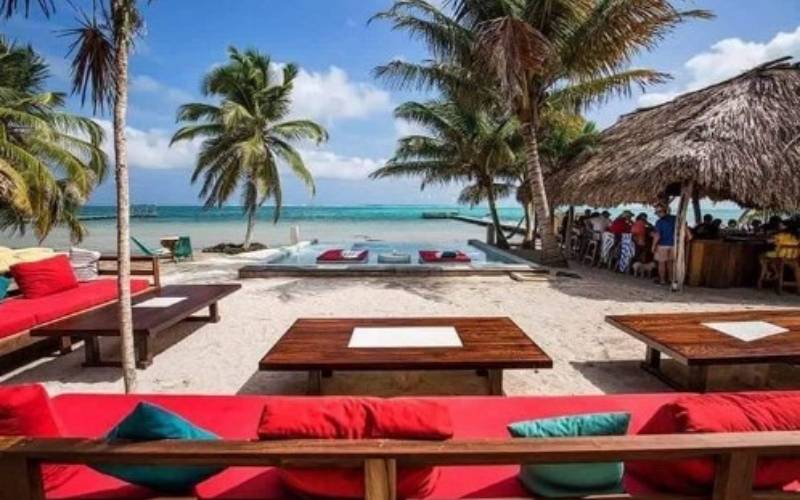 Rojo Beach Bar & Lounge - Belize