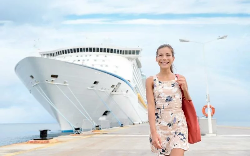 Girl Travel In Cruise
